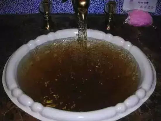 看看您家用的水管，是不銹鋼水管太貴，還是家人的健康不值得投資？